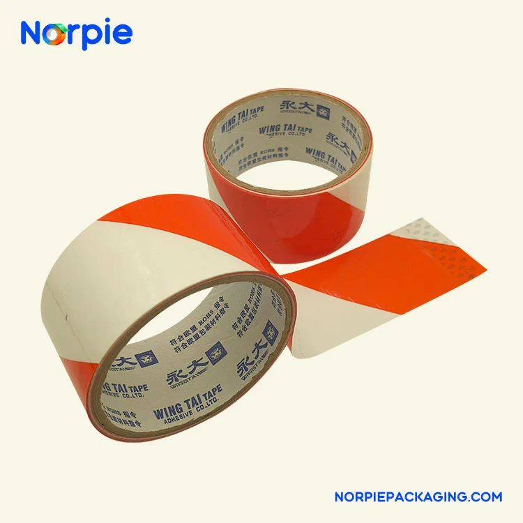 Czerwono-biała taśma ostrzegawcza